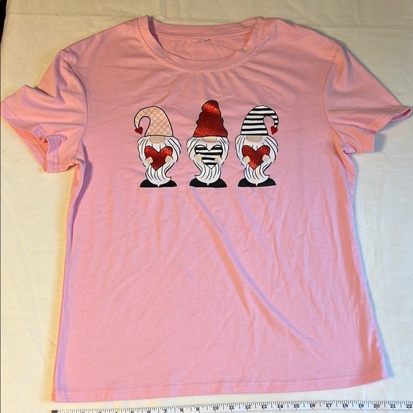 Tops - Pink Graphic Short Sleeve Tee Gnomes and Hearts Sz M